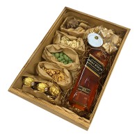 Подарочная коробка с орешками и сухофруктами